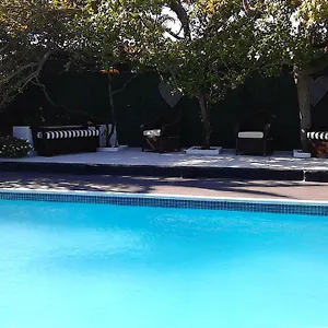 Port House Bloubergstrand